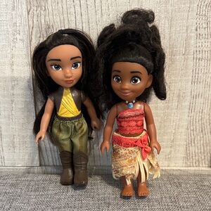 Disney Adventure Dolls  Moana, and Raya.     6 inch tall